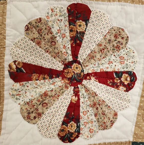 Handmade Vintage Patchwork Quilt, 61"×90", Green/Cranberry, Exceptional Piece! - Picture 12 of 16